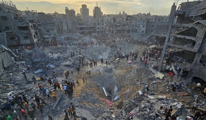 11 مصابا جراء قصف الاحتلال محيط مفترق السامر بمدينة غزة