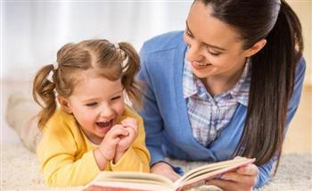   أهمية القراءة المبكرة للطفل.. بناء الدماغ و اللغة والخيال منذ الشهور الأولى