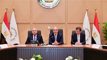   سويلم والوزير وفاروق يبحثون التعاون المشترك بين الرى والنقل والصناعة والزراعة
