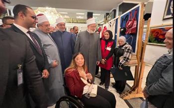 عيَّاد والضويني وكريم يفتتحون معرضًا للأعمال الفنيَّة لذوي الإعاقة