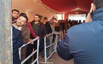   انتظام التصويت بلجنة مدرسة متعب هجرس الابتدائية بدائرة الحسنة في شمال سيناء