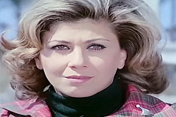 منى جبر.. نجمة اعتزلت الأضواء من أجل الأسرة والحياة الطبيعية