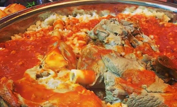 الأطباق العربية الشعبية.. إرث غني ونكهات متجددة من الخليج إلى المغرب