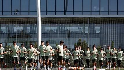 ريال مدريد يبدأ استعداداته لمواجهة إشبيلية في الدوري