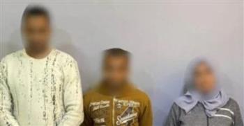   وزارة الداخلية تضبط شخصين وسيدة لتوزيعهم أموالا بمحيط لجان قويسنا