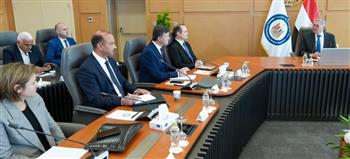  وزير البترول يستعرض خطة الاستكشاف والإنتاج مع الشركات العالمية