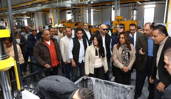 وزيرتا التخطيط والتنمية المحلية ومحافظ سوهاج يتفقدون المنطقة الصناعية غرب جرجا