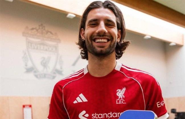 سوبوسلاي يفوز بجائزة الأفضل في شهر نوفمبر داخل ليفربول
