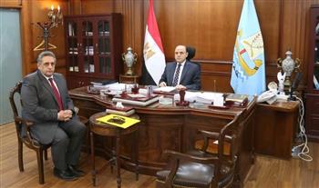   محافظ كفرالشيخ يناقش موقف توافر المستلزمات بالمستشفيات على مستوى المحافظة