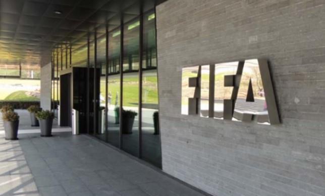 فيفا يقرر إيقاف القيد بـ15 ناديا سعوديا