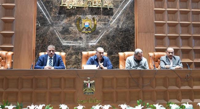 محافظ أسيوط يتابع استعدادات إعادة انتخابات النواب