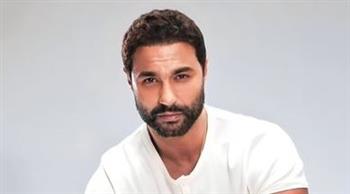   كريم فهمي "بودي جارد" في أولى مشاهد مسلسل "وننسى اللي كان"