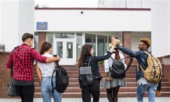 الجامعة وتحول الشخصية.. متى يبدأ الشباب في اكتشاف ذاتهم حقا؟