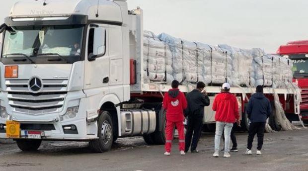 الهلال الأحمر يدفع 9,500 طن مساعدات إنسانية وشتوية عبر قافلة «زاد العزة» الـ 85 إلى غزة 