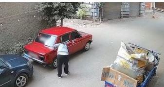   كشف ملابسات مقطع فيديو يتضمن قيام شخص بسرقة مستلزمات إحدى السيارات بالغربية 