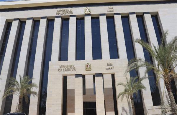 وزارة العمل:السويس ..190 فرصة عمل متنوعة بـ سكاي لوجستيك برواتب تصل لـ25 ألف