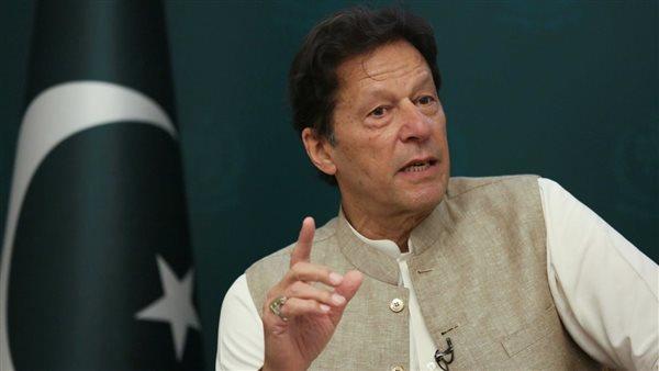 محكمة باكستانية تقضي بسجن عمران خان وزوجته بالسجن 17 عاما في قضية فساد