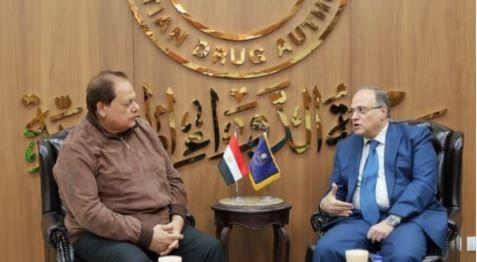 رئيس هيئة الدواء يبحث مع محمد أبوالعينين آفاق الاستثمار في قطاع الدواء
