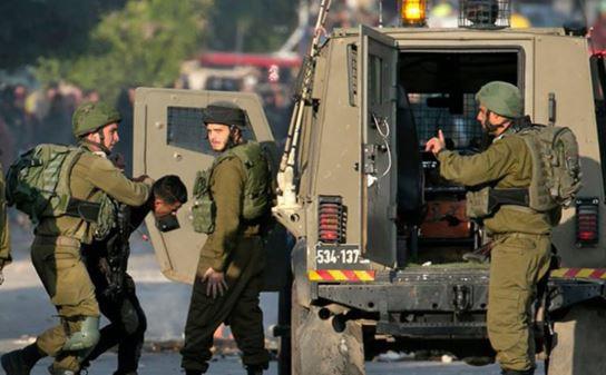 قوات الاحتلال الإسرائيلي تعتقل 9 فلسطينيين من الخليل ورام الله