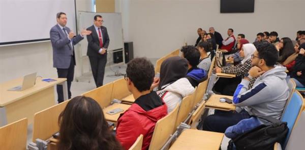 جامعة العلمين الدولية تستقبل خبيرا للهندسة الحيوية بأمريكا