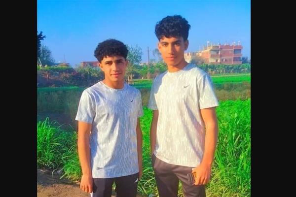 مصرع شابين في حادث على الطريق الصحراوي أثناء توجههم إلى عملهم