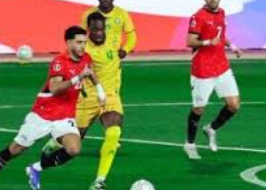 منتخب مصر يتعادل مع زيمبابوى 1 - 1 بعد 75 دقيقة ويواصل الضغط لتسجيل هدف الفوز