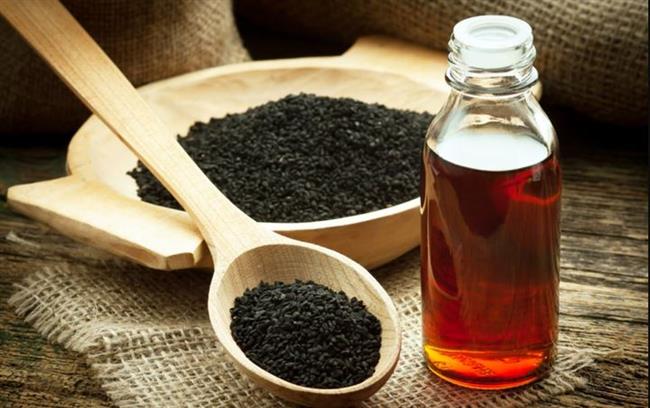 زيت حبة البركة.. لماذا يُحدث نتائج مذهلة مع البعض ولا يظهر تأثيره لدى آخرين؟
