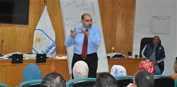   "قانون التعاقدات العامة بين النظرية والتطبيق"  في دورة تدريبية بجامعة العاصمة