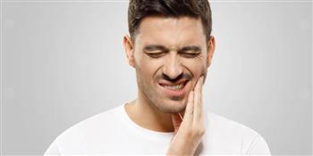    ألم الفك.. متى يكون عرضًا بسيطًا ومتى يتحول إلى إنذار صحي خطير؟