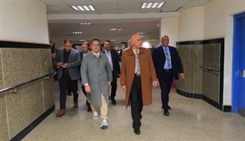  رئيس جامعة كفرالشيخ يطمئن على جودة الخدمات الطبية بالمستشفى الجامعي