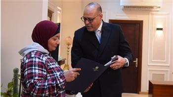 وزارة العمل تحول رسالة إستغاثة إلى فرصة حياة جديدة