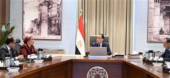 رئيس الوزراء يستقبل ياسمين فؤاد