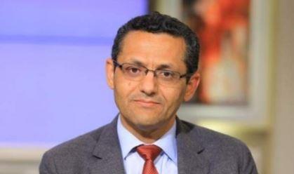 نقيب الصحفيين يدين محاولة تصوير أحمد الفيشاوي خلال عزاء والدته ويصفها بانتهاك للمعايير المهنية