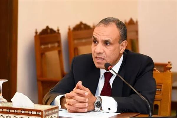 وزير الخارجية يتسلم وثائق وخرائط تاريخية بعد ترميمها في دار الكتب