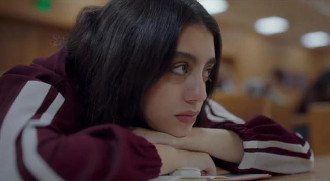 ياسمينا العبد تتألق في مسلسل "ميد ترم أول" وتواصل نجاحاتها الفنية والإنسانية