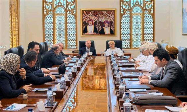سلطنة عمان .. الفريق مهندس كامل الوزير يعقد اجتماعاً هاما مع وزير النقل والاتصالات العماني