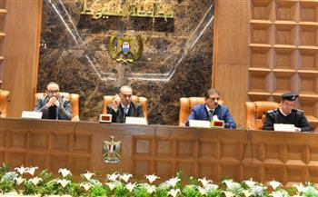 محافظ أسيوط يعلن حزمة قرارات حاسمة لتسريع التنمية