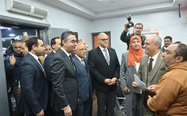 وزير التموين ومحافظ القليوبية يفتتحان مكتب السجل التجاري المميز بالغرفة التجارية ببنها