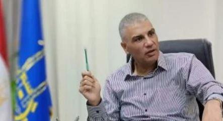 محافظ أسوان يتابع انتظام العمل بمنظومة التأمين الصحي الشامل