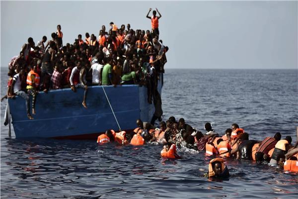 خفر السواحل اليوناني ينقذ 131 مهاجرا قبالة سواحل جزيرة كريت