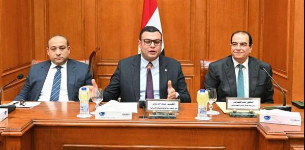 الشربيني يستعرض خطة عمل وزارة الإسكان أمام  لجنة الإسكان والنقل بمجلس الشيوخ