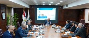 وزير البترول يعقد اجتماعا لمتابعة وتعجيل مشروعات زيادة إنتاج الغاز خلال العام الجديد