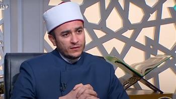   هل يجوز الأكل من العقيقة أم تُخرج كلها لله؟ فيديو