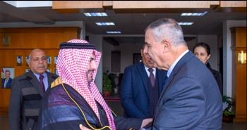   قنصل السعودية بالإسكندرية يقدم تعازيه القنصل الليبي في وفاة رئيس الأركان الليبي