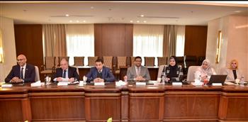   رئيس هيئة الدواء المصرية يعقد اجتماعاً مع ممثلي غرفة صناعة الدواء