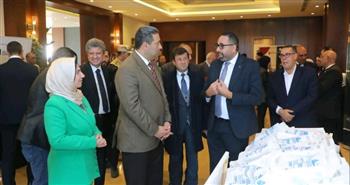   محافظ دمياط يتفقد معرض المنتجات الخضراء ويؤكد دعم المشروعات المستدامة