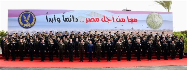 وزاراتى الدفاع والداخلية تبحثان تعزيز التعاون الأمنى تزامنا مع إحتفالات العام الميلادى الجديد