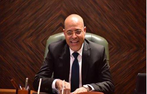 وزير العمل: صرف منحة عيد الميلاد للعمالة غير المنتظمة