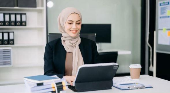 العمل الحر للنساء في العالم العربي.. خيار استراتيجي يفرض نفسه في عصر الاقتصاد الرقمي