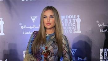نيكول سابا تتوج بجائزة Talent Award في حفل MEMA تقديرا لإبداعها في التمثيل والغناء